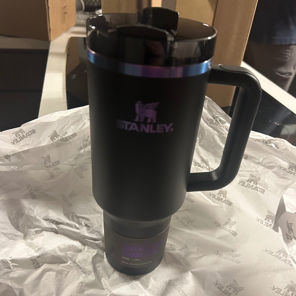 LIMITED EDITION Black Chroma Stanley